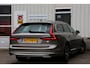Volvo V90 2.0 T6 Plug-in hybrid Long Range AWD Plus Bright*Perfect Onderh.*Luchtvering/Pano/Elek. Trekhaak/Pilot ass./ACC/Leder/Massage/Stoelkoeling/Stoelverw.V+A/Stuurverw./360 Camera/HUD/H&K/Memorie/VOL*