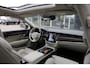 Volvo V90 2.0 T6 Plug-in hybrid Long Range AWD Plus Bright*Perfect Onderh.*Luchtvering/Pano/Elek. Trekhaak/Pilot ass./ACC/Leder/Massage/Stoelkoeling/Stoelverw.V+A/Stuurverw./360 Camera/HUD/H&K/Memorie/VOL*
