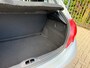 Peugeot 208 1.2 VTi Access 5 deurs, nette auto ( parkeer schadetje ) loopt, rijd, remt schakelt goed, geen storingen, meeneemprijs