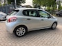 Peugeot 208 1.2 VTi Access 5 deurs, nette auto ( parkeer schadetje ) loopt, rijd, remt schakelt goed, geen storingen, meeneemprijs