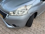 Peugeot 208 1.2 VTi Access 5 deurs, nette auto ( parkeer schadetje ) loopt, rijd, remt schakelt goed, geen storingen, meeneemprijs