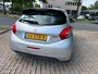 Peugeot 208 1.2 VTi Access 5 deurs, nette auto ( parkeer schadetje ) loopt, rijd, remt schakelt goed, geen storingen, meeneemprijs