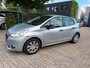 Peugeot 208 1.2 VTi Access 5 deurs, nette auto ( parkeer schadetje ) loopt, rijd, remt schakelt goed, geen storingen, meeneemprijs