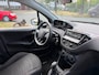 Peugeot 208 1.2 VTi Access 5 deurs, nette auto ( parkeer schadetje ) loopt, rijd, remt schakelt goed, geen storingen, meeneemprijs