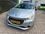 Peugeot 208 1.2 VTi Access 5 deurs, nette auto ( parkeer schadetje ) loopt, rijd, remt schakelt goed, geen storingen, meeneemprijs