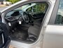 Peugeot 208 1.2 VTi Access 5 deurs, nette auto ( parkeer schadetje ) loopt, rijd, remt schakelt goed, geen storingen, meeneemprijs