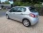 Peugeot 208 1.2 VTi Access 5 deurs, nette auto ( parkeer schadetje ) loopt, rijd, remt schakelt goed, geen storingen, meeneemprijs
