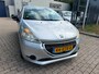 Peugeot 208 1.2 VTi Access 5 deurs, nette auto ( parkeer schadetje ) loopt, rijd, remt schakelt goed, geen storingen, meeneemprijs
