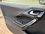 Peugeot 208 1.2 VTi Access 5 deurs, nette auto ( parkeer schadetje ) loopt, rijd, remt schakelt goed, geen storingen, meeneemprijs