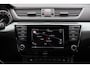 Skoda Superb Combi 1.8 TSI Style Automaat | Trekhaak | Adaptieve Cruise | Stoelverwarming | Apple Carplay / Android Auto | Getint glas
