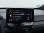 Volkswagen ID.3 Pro 58 kWh | Steunhaak | 18" | Stuur-/Stoelverwarming | Navigatie | Warmtepomp | Camera |