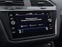 Volkswagen Tiguan 1.4 TSI eHybrid R-Line Business+ | Navigatie | Head up display | Trekhaak | Elek. Achterklep | Stoelverwarming |