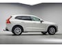 Volvo XC60 2.0 T8 Twin Engine AWD Momentum [Panoramadak Stoel- en stuurverwarming Leder Navi Apple / Android Climate]