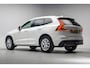 Volvo XC60 2.0 T8 Twin Engine AWD Momentum [Panoramadak Stoel- en stuurverwarming Leder Navi Apple / Android Climate]