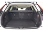 Volvo XC60 2.0 T8 Twin Engine AWD Momentum [Panoramadak Stoel- en stuurverwarming Leder Navi Apple / Android Climate]