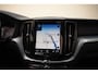 Volvo XC60 2.0 T8 Twin Engine AWD Momentum [Panoramadak Stoel- en stuurverwarming Leder Navi Apple / Android Climate]