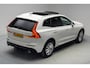 Volvo XC60 2.0 T8 Twin Engine AWD Momentum [Panoramadak Stoel- en stuurverwarming Leder Navi Apple / Android Climate]