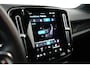 Volvo XC40 Twin Plus AWD | Trekhaak | Stoel- en stuurverwarming | 19"-5-Doppelspeichen Sport-Design Diamantschnitt/Hochglanzschwarz | 4 seizoenen banden | Achteruitrijcamera