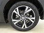 Toyota Yaris 1.5 Hybrid 115 Dynamic Comfort Pack | BTW voertuig | Stoel+stuurverwarming | Parkeersensoren voor+achter | Dodehoek detectie | Draadloze telefoonlader | Apple CarPlay/Android Auto | Cruise Control Adaptive |