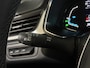 Renault Captur 145PK E-Tech Hybrid Intens Automaat | 1e eigenaar | Parkeersensoren | Climate Control | Apple CarPlay/Android Auto | Cruise Control | Lichtmetalen Velgen | Privacy Glass | Keyless Entry | Armsteun |