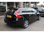 Volvo V60 2.0 D3 Momentum Business NAVI CRUISE CLIMA TREKHAAK NAP LMV 17" DISTRIBUTIERIEM=VERVANGEN!