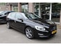 Volvo V60 2.0 D3 Momentum Business NAVI CRUISE CLIMA TREKHAAK NAP LMV 17" DISTRIBUTIERIEM=VERVANGEN!