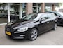 Volvo V60 2.0 D3 Momentum Business NAVI CRUISE CLIMA TREKHAAK NAP LMV 17" DISTRIBUTIERIEM=VERVANGEN!