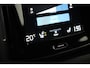 Volvo XC40 T4 Plug-in hybrid Plus Dark | Adaptive Cruise | BLIS | Stoelverwarming | Achteruitrijcamera | Bluetooth telefoonvoorbereiding | Cruise control adaptief met Stop&Go en stuurhulp