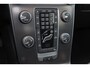 Volvo V40 T2 Kinetic - Bi-Xenon koplampen - Verwarmde voorstoelen - Parkeersensoren achter - High Performance Audio - Cruise Control - Navigatie - 16' LMV