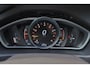 Volvo V40 T2 Kinetic - Bi-Xenon koplampen - Verwarmde voorstoelen - Parkeersensoren achter - High Performance Audio - Cruise Control - Navigatie - 16' LMV