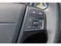 Volvo V40 T2 Kinetic - Bi-Xenon koplampen - Verwarmde voorstoelen - Parkeersensoren achter - High Performance Audio - Cruise Control - Navigatie - 16' LMV