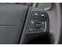 Volvo V40 T2 Kinetic - Verwarmde voorstoelen, stuur & achterbank - Parkeersensoren achter - Volvo On Call - Cruise Control - Standkachel - 16' LMV