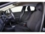 Volvo V40 T2 Kinetic - Verwarmde voorstoelen, stuur & achterbank - Parkeersensoren achter - Volvo On Call - Cruise Control - Standkachel - 16' LMV