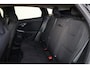 Volvo V40 T2 Kinetic - Verwarmde voorstoelen, stuur & achterbank - Parkeersensoren achter - Volvo On Call - Cruise Control - Standkachel - 16' LMV