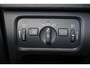 Volvo V40 T2 Kinetic - Verwarmde voorstoelen, stuur & achterbank - Parkeersensoren achter - Volvo On Call - Cruise Control - Standkachel - 16' LMV
