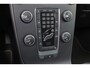 Volvo V40 T2 Kinetic - Verwarmde voorstoelen, stuur & achterbank - Parkeersensoren achter - Volvo On Call - Cruise Control - Standkachel - 16' LMV