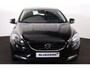 Volvo V40 T2 Kinetic - Verwarmde voorstoelen, stuur & achterbank - Parkeersensoren achter - Volvo On Call - Cruise Control - Standkachel - 16' LMV