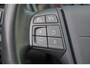 Volvo V40 T2 Kinetic - Verwarmde voorstoelen, stuur & achterbank - Parkeersensoren achter - Volvo On Call - Cruise Control - Standkachel - 16' LMV