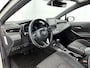 Toyota Corolla Touring Sports 1.8 Hybrid Executive Bi-Tone | Dealer onderhouden | Head-Up display | Dodehoek detectie | Parkeersensoren voor+achter met assistent | elektrische achterklep | Stoelverwarming | Draadloze telefoonlader |