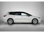 Toyota Corolla Touring Sports 1.8 Hybrid Executive Bi-Tone | Dealer onderhouden | Head-Up display | Dodehoek detectie | Parkeersensoren voor+achter met assistent | elektrische achterklep | Stoelverwarming | Draadloze telefoonlader |