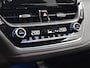 Toyota Corolla Touring Sports 1.8 Hybrid Executive Bi-Tone | Dealer onderhouden | Head-Up display | Dodehoek detectie | Parkeersensoren voor+achter met assistent | elektrische achterklep | Stoelverwarming | Draadloze telefoonlader |