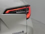 Toyota Corolla Touring Sports 1.8 Hybrid Executive Bi-Tone | Dealer onderhouden | Head-Up display | Dodehoek detectie | Parkeersensoren voor+achter met assistent | elektrische achterklep | Stoelverwarming | Draadloze telefoonlader |