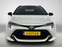 Toyota Corolla Touring Sports 1.8 Hybrid Executive Bi-Tone | Dealer onderhouden | Head-Up display | Dodehoek detectie | Parkeersensoren voor+achter met assistent | elektrische achterklep | Stoelverwarming | Draadloze telefoonlader |