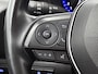 Toyota Corolla Touring Sports 1.8 Hybrid Executive Bi-Tone | Dealer onderhouden | Head-Up display | Dodehoek detectie | Parkeersensoren voor+achter met assistent | elektrische achterklep | Stoelverwarming | Draadloze telefoonlader |