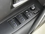 Toyota Corolla Touring Sports 1.8 Hybrid Executive Bi-Tone | Dealer onderhouden | Head-Up display | Dodehoek detectie | Parkeersensoren voor+achter met assistent | elektrische achterklep | Stoelverwarming | Draadloze telefoonlader |