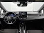 Toyota Corolla Touring Sports 1.8 Hybrid Executive Bi-Tone | Dealer onderhouden | Head-Up display | Dodehoek detectie | Parkeersensoren voor+achter met assistent | elektrische achterklep | Stoelverwarming | Draadloze telefoonlader |