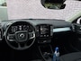 Volvo XC40 1.5 T3 Momentum | Trekhaak | stoelverwarming | Stuurverwarming | Camera | All-season banden | Keyless entry |