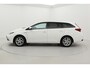 Toyota Auris Touring Sports 1.8 Hybrid Executive | Volledige dealerhistorie | Panoramadak | Trekhaak | Leder | Navigatie | Stoelverwarming | LED | Keyless | Parkeersensoren voor/achter | Clima | Cruise Control | Camera | 16 inch | Rijstrooksensor | Bluetooth