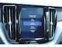 Volvo XC60 T8 Automaat Twin Engine AWD R-Design | Panoramadak | Cruise Control | Achteruitrijcamera | Semi elektrisch bedienbare trekhaak | Standkachel |