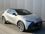Toyota C-HR / C-HR+ 1.8 Hybrid 140PK First Edition Bi-Tone/Winter-pack/Gr.-navigatie/Elektr.klep/Camera/Adapt.-cruise